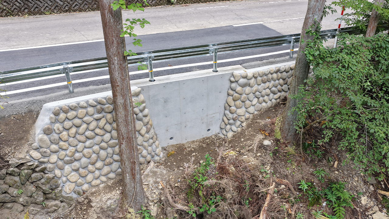 (国)418号　路側復旧工事の完成写真