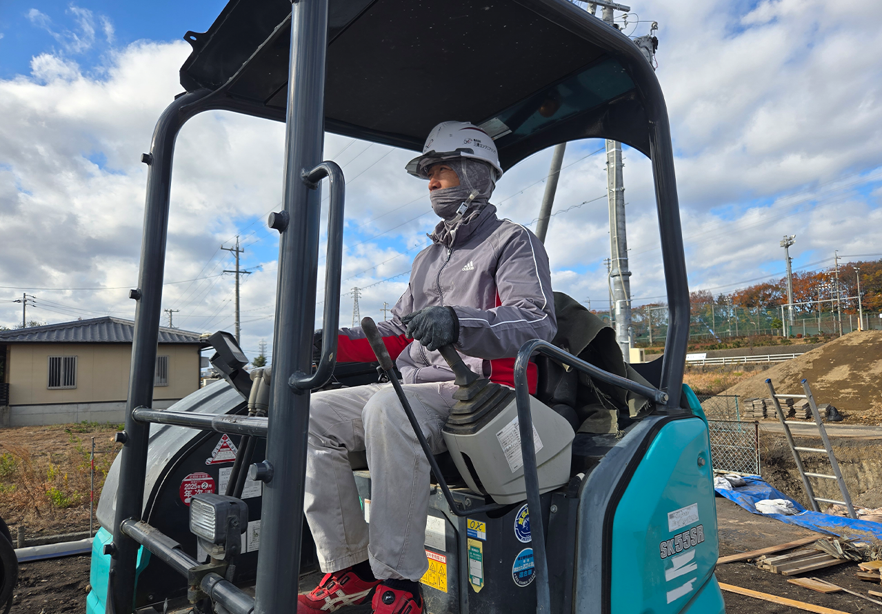 先輩社員T.Nさんの働く姿の写真