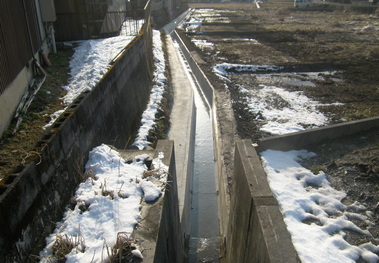 笹倉地内排水路改良工事の写真